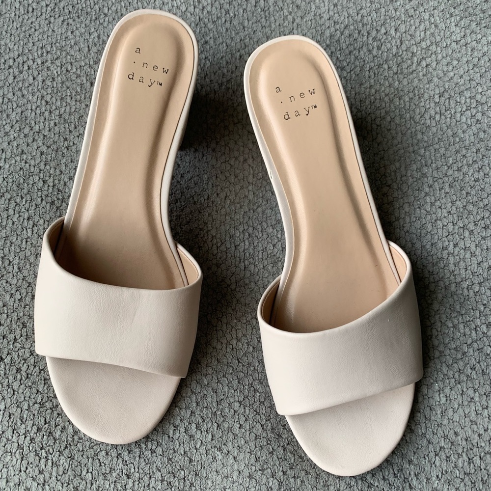 Cute work heels!!